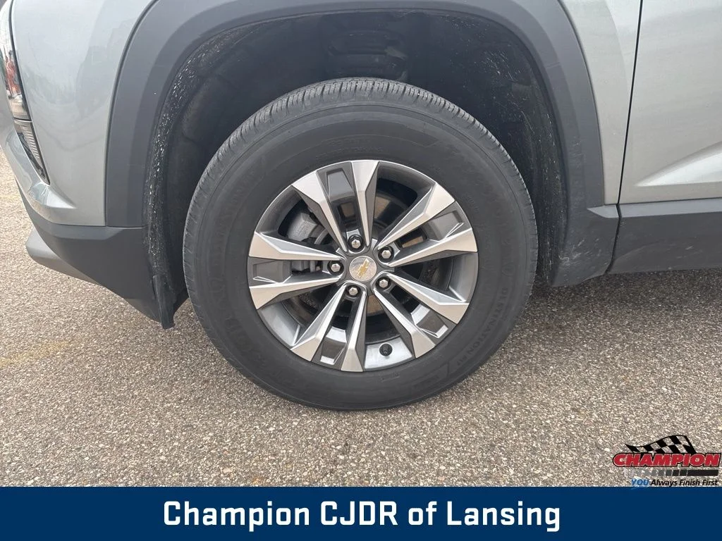 Used 2025 Gray Chevrolet LT image 32