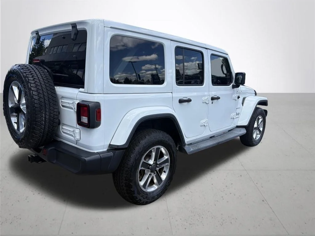 Used 2018 White Jeep Unlimited Sahara image 5