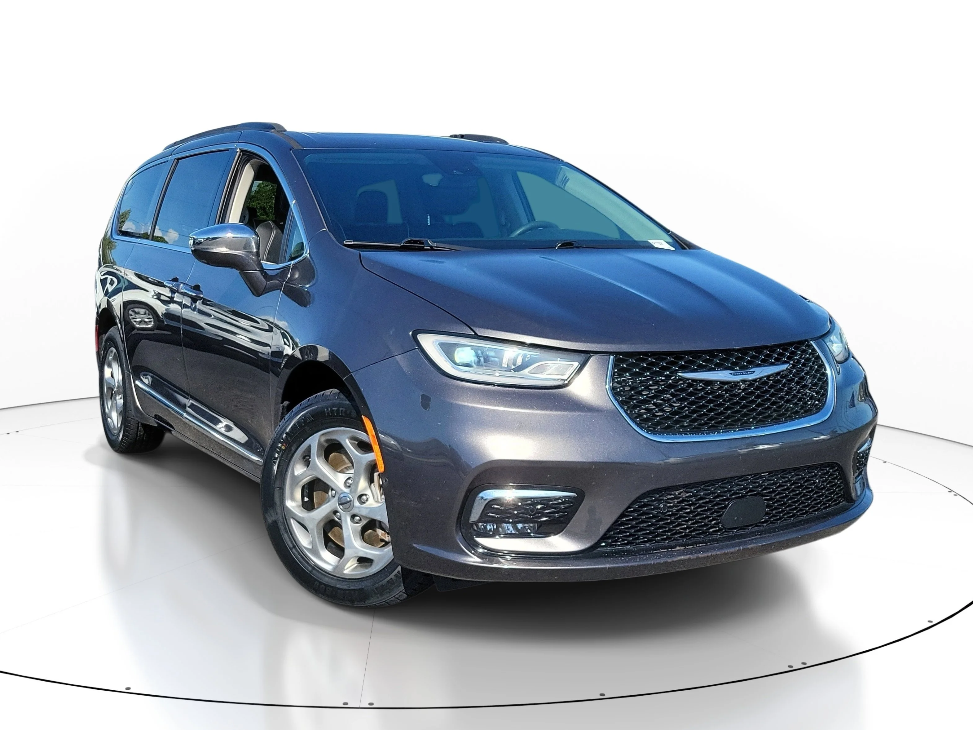 Used 2022 Granite Crystal Metallic Clearcoat Chrysler Limited image 1