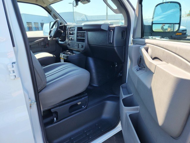 2025 Chevrolet Express Cargo Work Van - Photo 7
