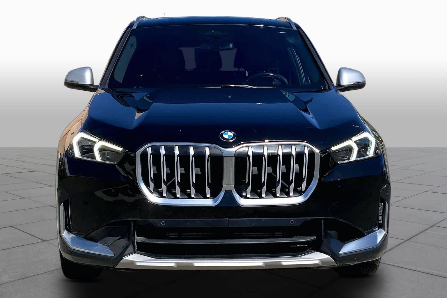 Used 2023 Black Sapphire Metallic BMW xDrive28i image 3