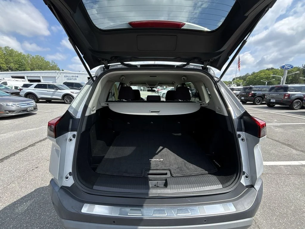 Used 2023 Silver Nissan SV image 20