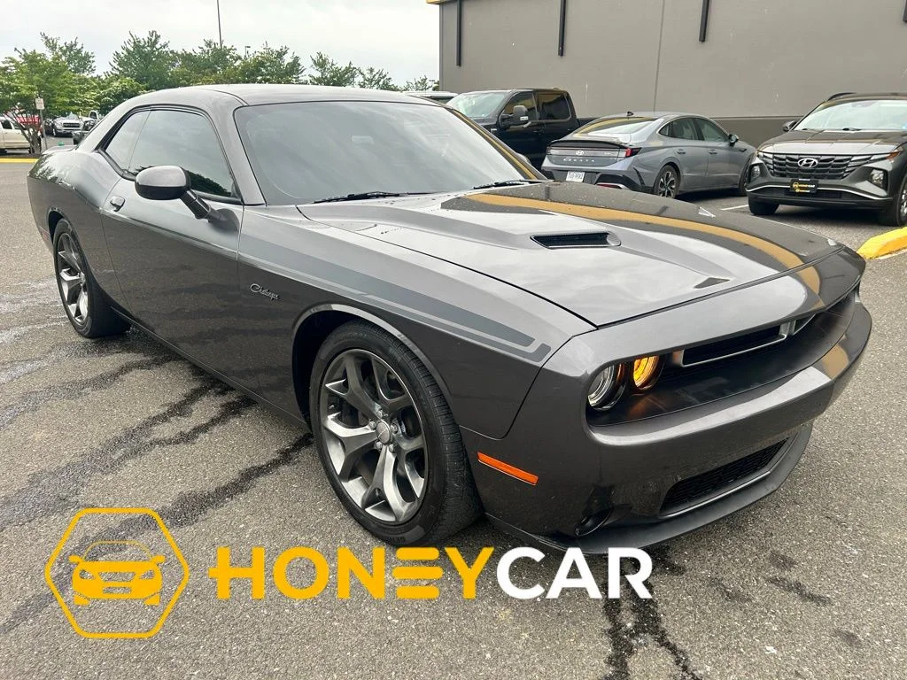 2015 Dodge Challenger R/T Plus's photo