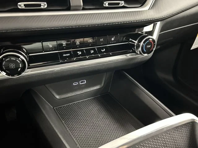 New 2027 Summit White Chevrolet LT image 20