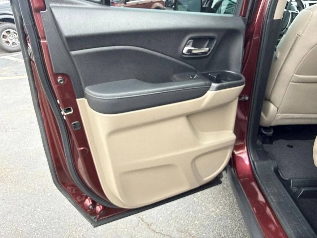 Used 2018  Honda RTL-T image 26