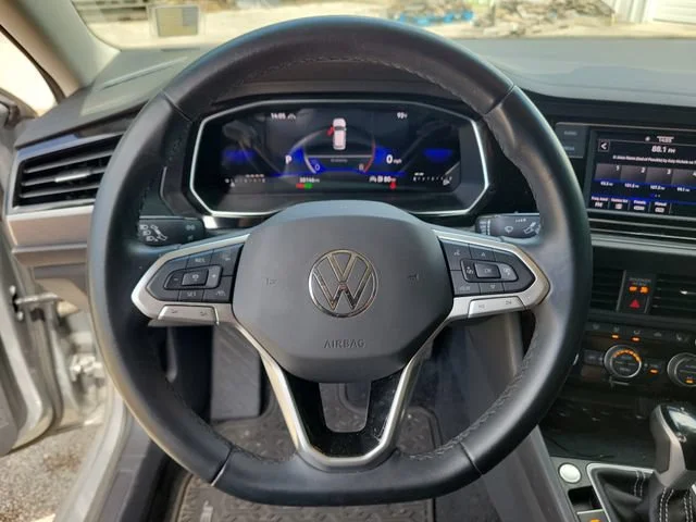 2023 Volkswagen Jetta SE - Photo 25