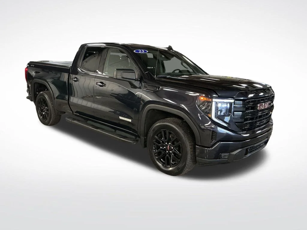 Used 2023 Silver GMC Elevation image 8