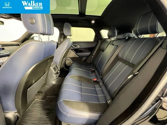 Used 2019 Black Land Rover SE R-Dynamic image 15