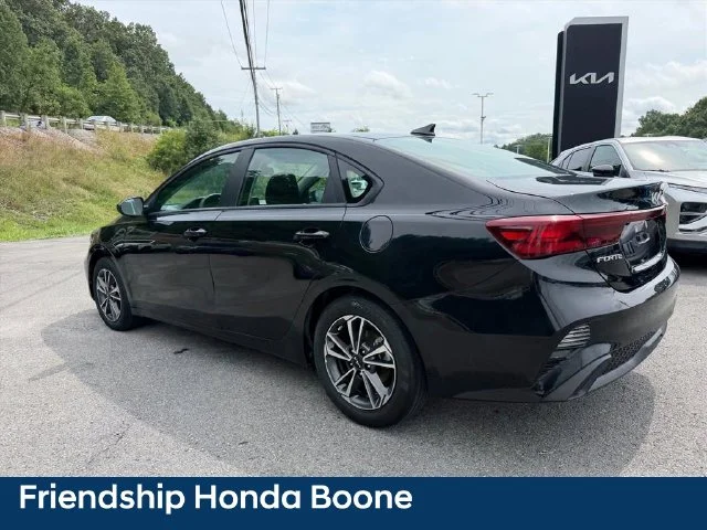 Used 2024 Black Kia LXS image 5