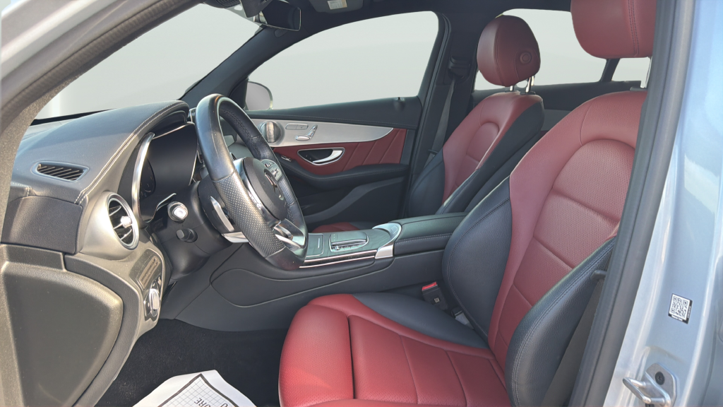 Used 2023  Mercedes-Benz GLC 300 Coupe image 17