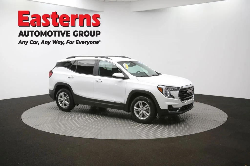 Used 2023 White GMC SLE image 45