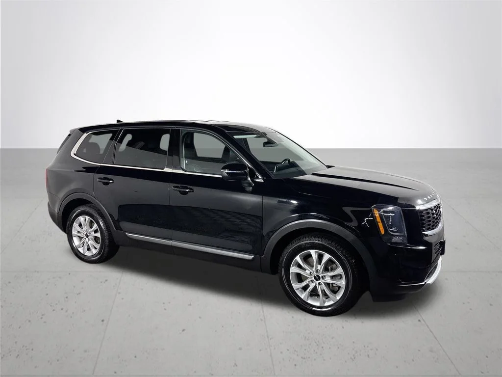 Used 2022 Black Kia LX image 4