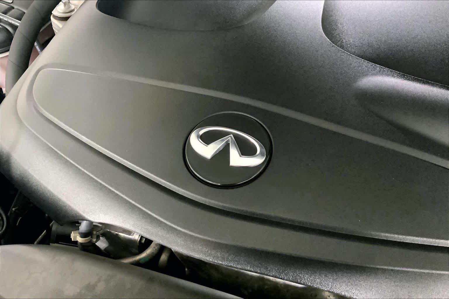 Used 2017 Graphite Shadow INFINITI Luxury image 31
