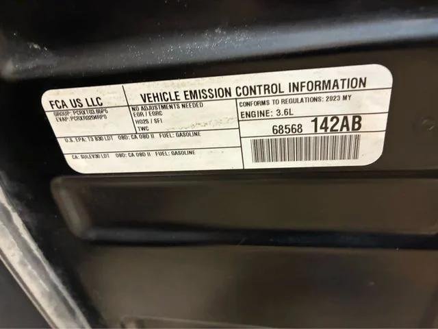 Used 2023 Black Jeep Summit image 33
