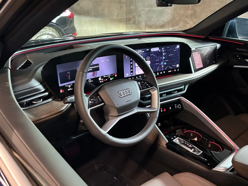 New 2026 Navarra Blue Metallic Audi 2.0T Prestige image 4