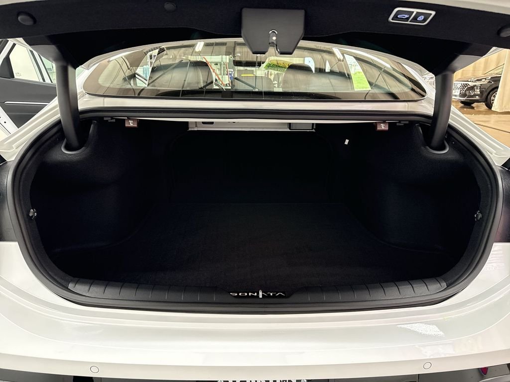 Used 2024 White Hyundai Limited image 35