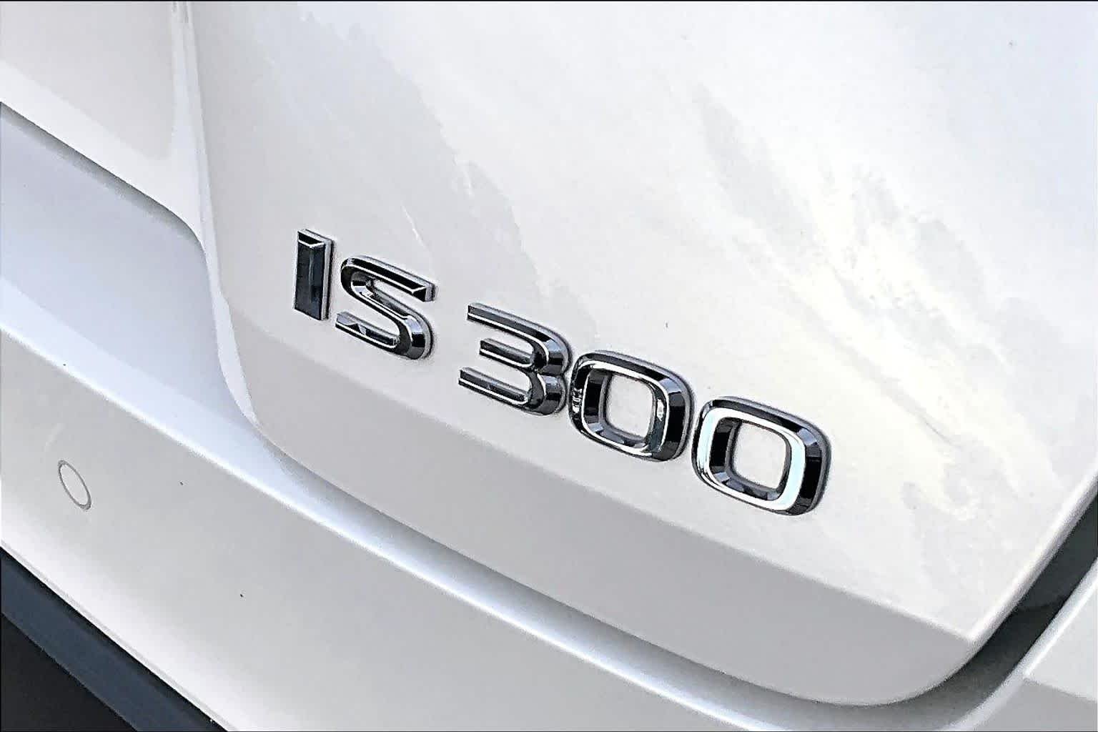 Used 2023 Eminent White Pearl Lexus  image 10
