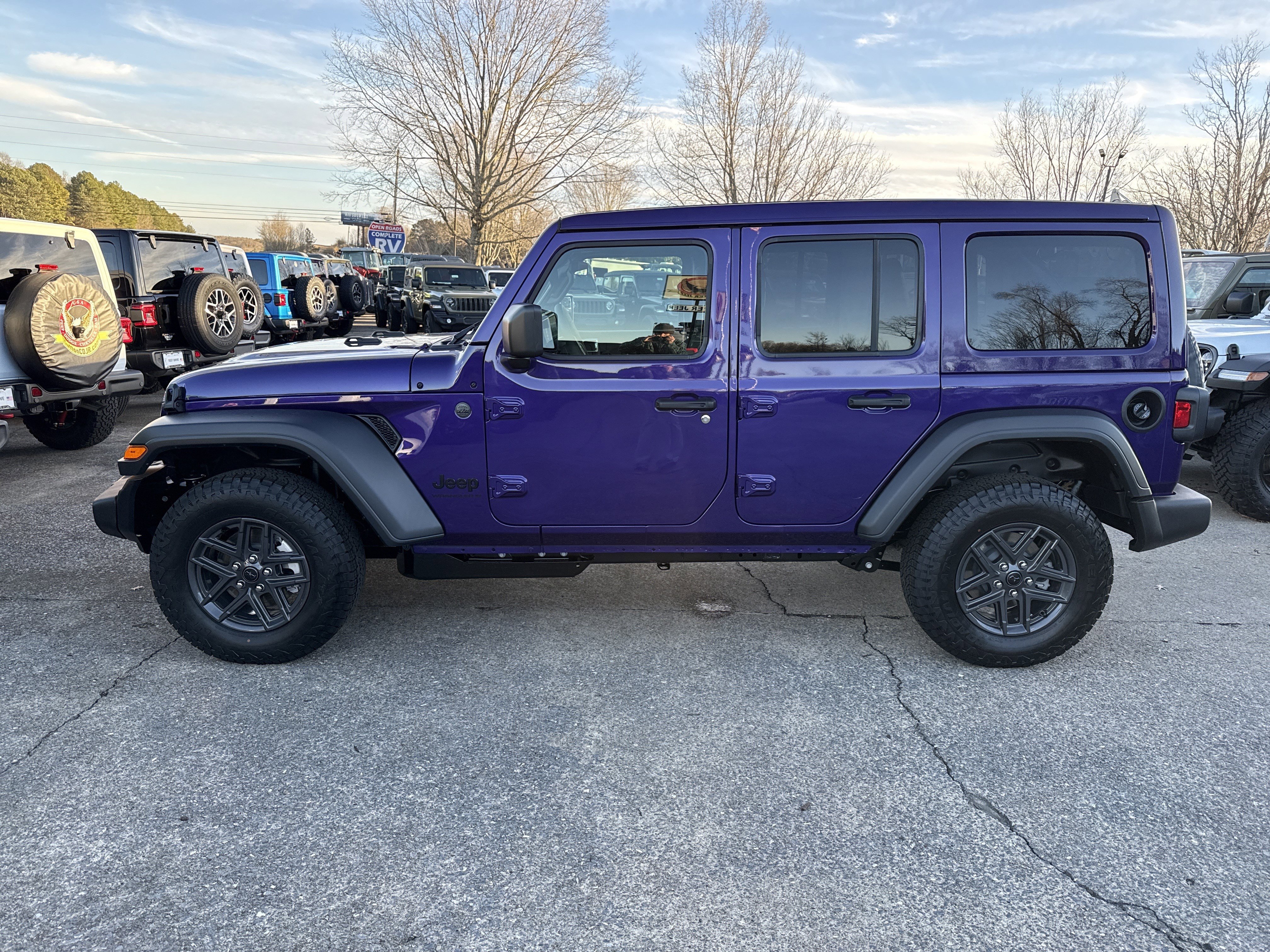 New 2026 Reign Jeep Sport S image 4