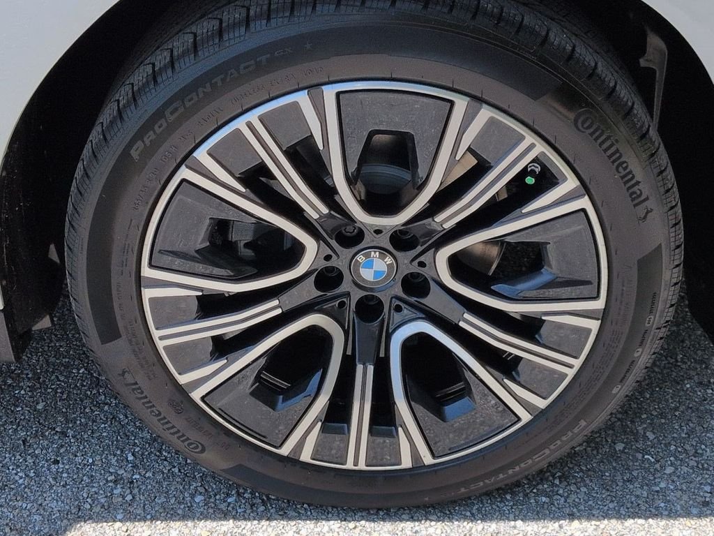 New 2026 White Metallic BMW 30 xDrive image 11
