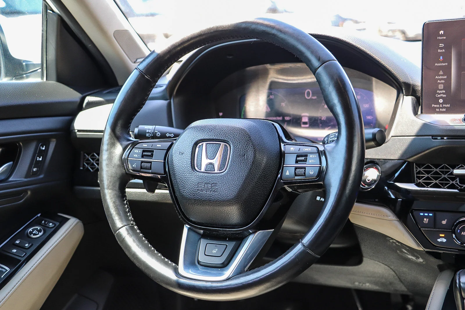 Used 2025 Platinum White Pearl Honda Touring image 19