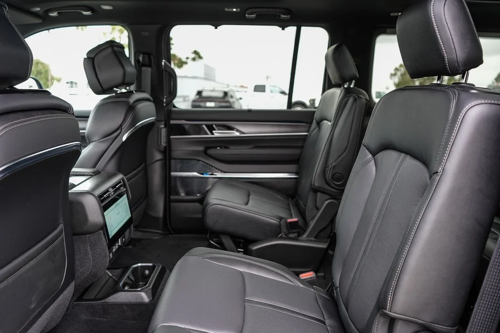 New 2026 Gray Jeep Summit Obsidian image 20