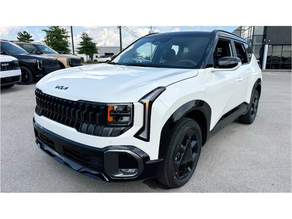 New 2027 Snow White Pearl / Black Roof Kia X-Line S image 28