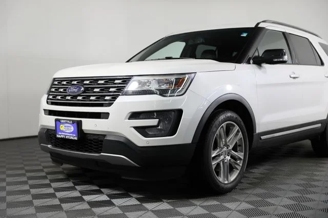 Used 2017 White Ford XLT image 30