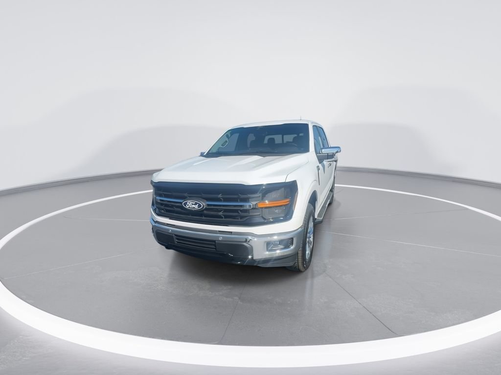 New 2026 Oxford White Ford XLT image 4