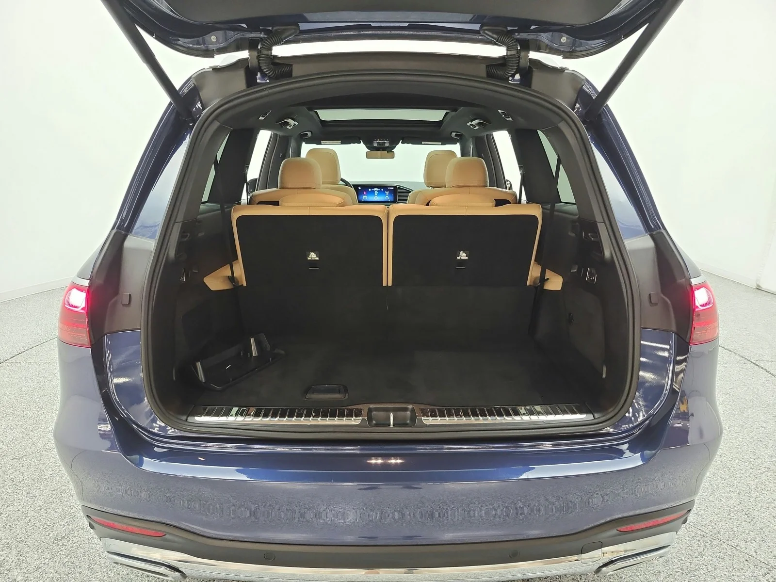 Used 2024 Twilight Blue Metallic Mercedes-Benz GLS 450 4MATIC® SUV image 18