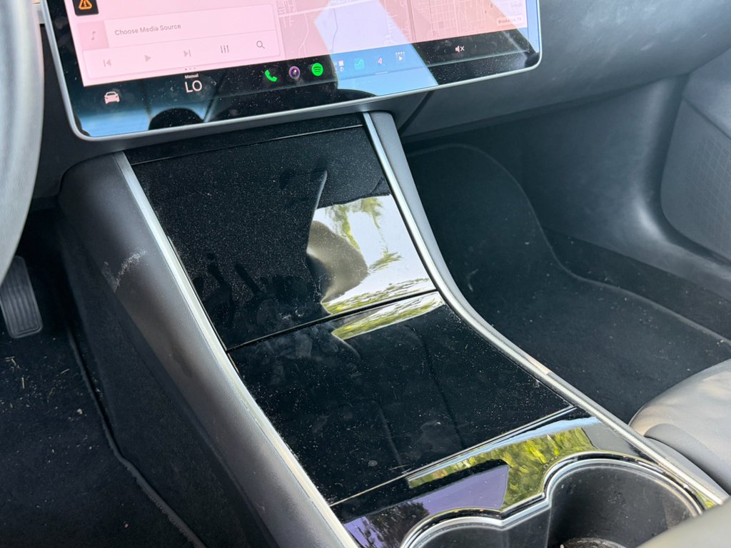 Used 2020  Tesla Standard Range image 22