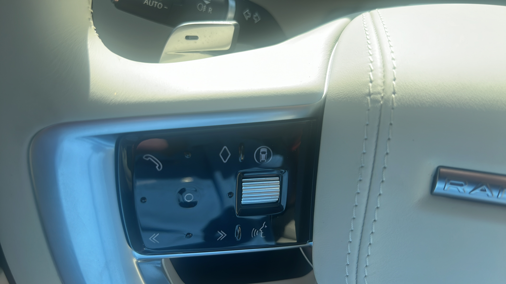 2026 Land Rover Range Rover SE - Photo 32