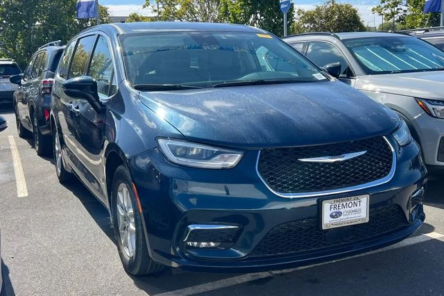 Used 2023 Blue Chrysler Touring L image 5
