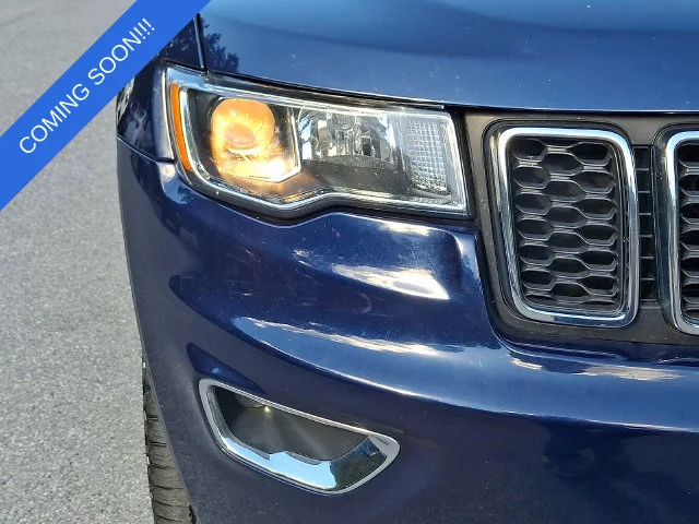 Used 2017 Blue Jeep Limited image 10