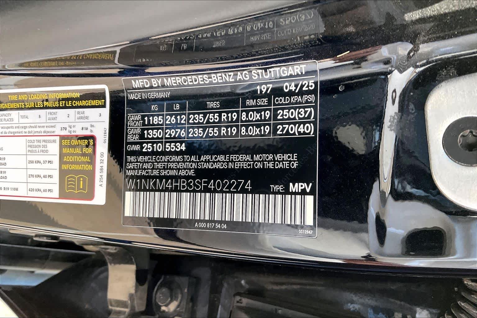 Used 2025 Obsidian Black Metallic Mercedes-Benz GLC 300 image 49