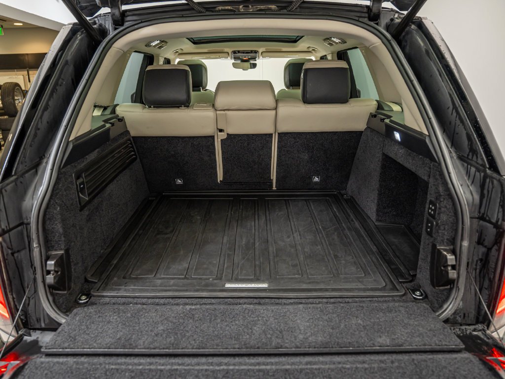 Used 2020 Black Land Rover HSE image 37