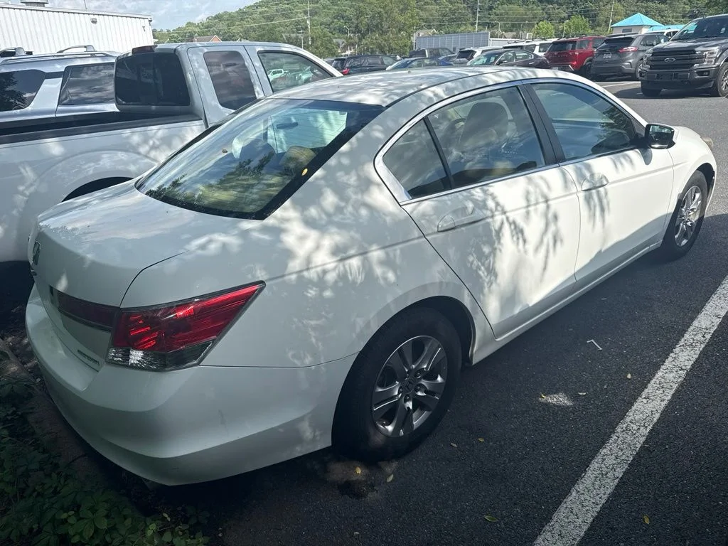 Used 2011  Honda SE image 4