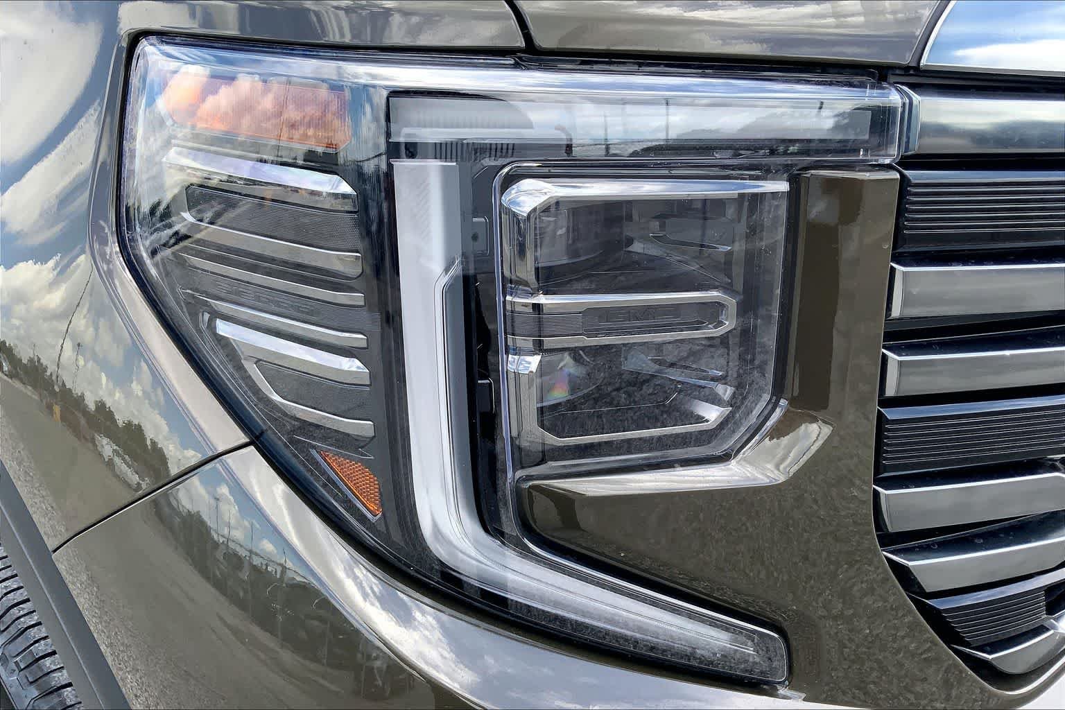 Used 2023 Deep Bronze Metallic GMC AT4 image 27