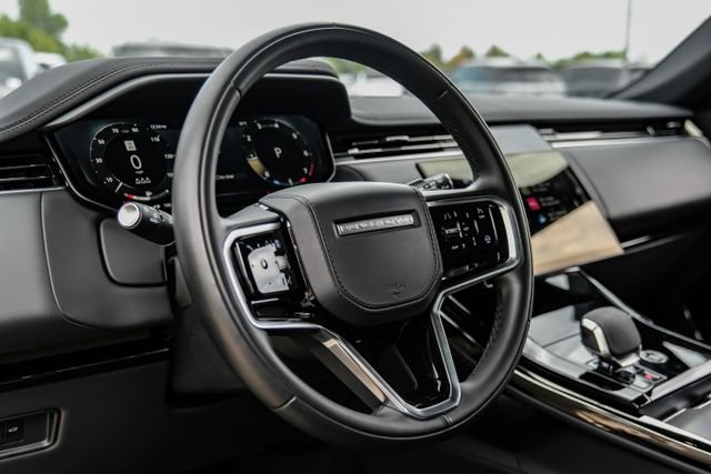 Used 2025 Black Land Rover SE image 18