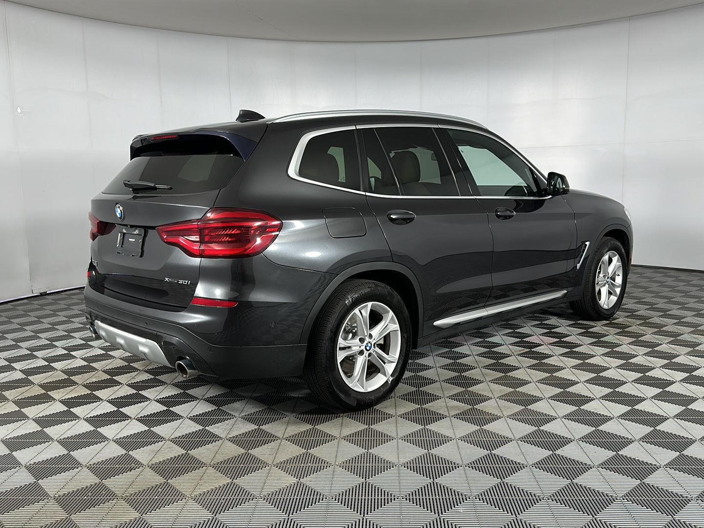 Used 2021 Dark Graphite Metallic BMW xDrive30i image 30