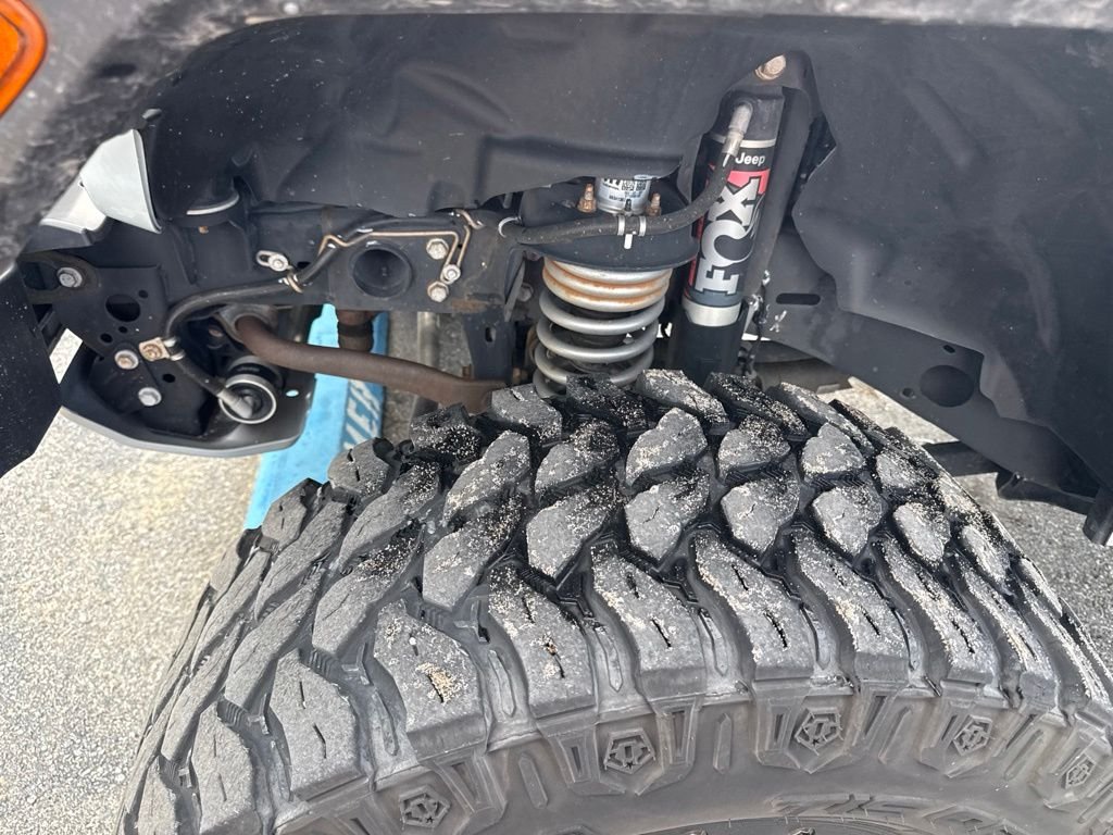 Used 2023 White Jeep Mojave image 9