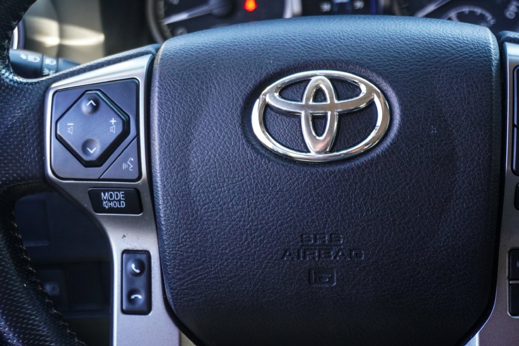 Used 2022 White Toyota SR5 image 15