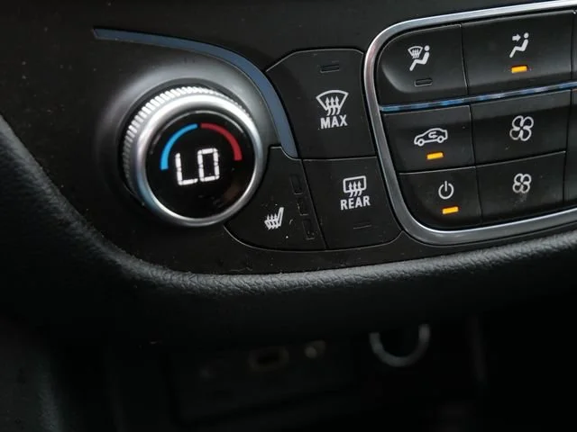 Used 2019 CAJUN RED TINTCOAT Chevrolet LT image 30