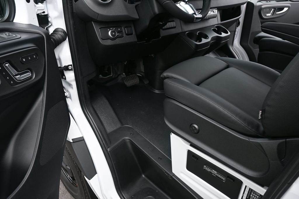 New 2026 Arctic White Mercedes-Benz  image 7