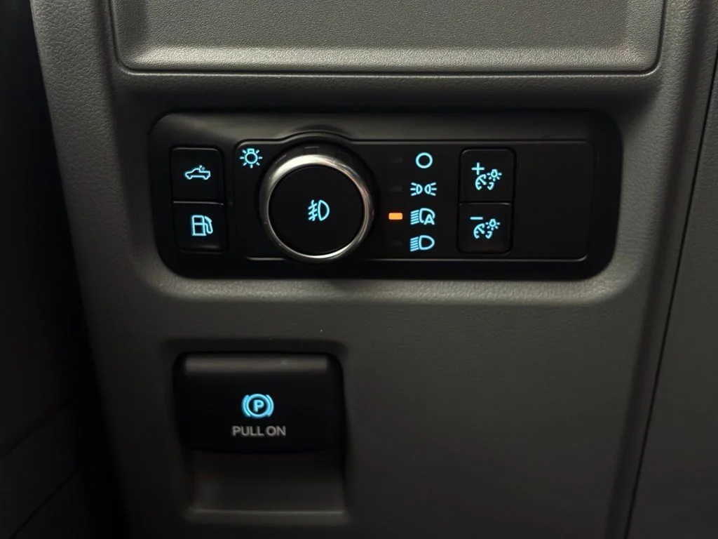 Used 2024 Oxford White Ford XLT image 19