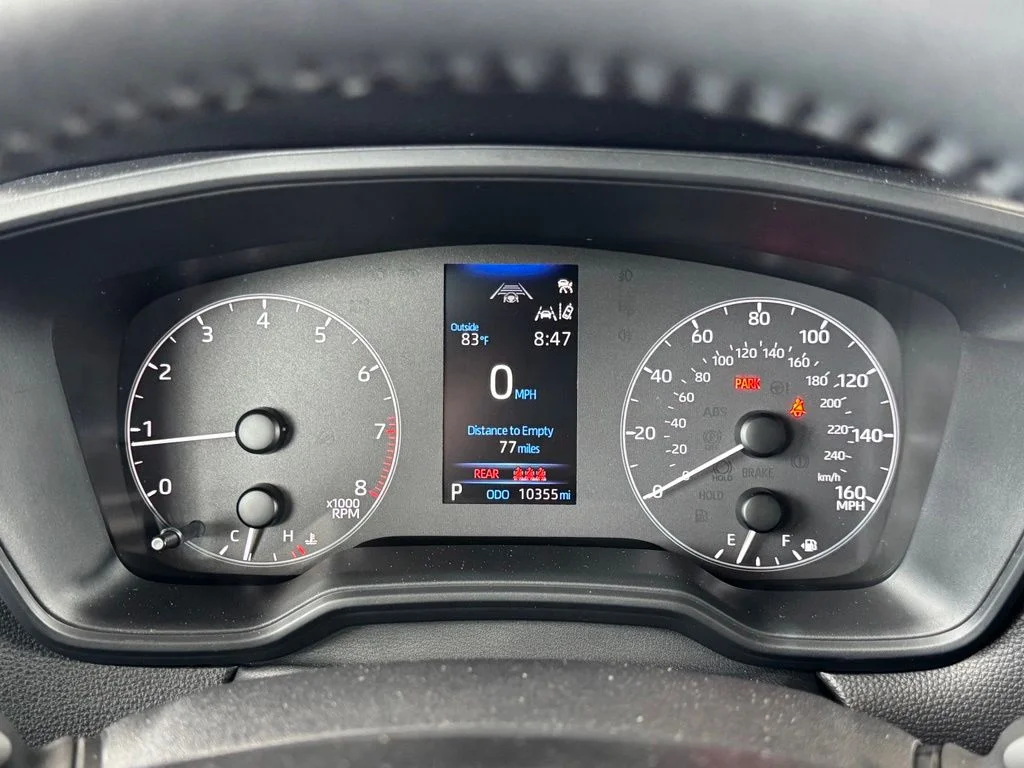 Used 2025 Silver Toyota LE image 28