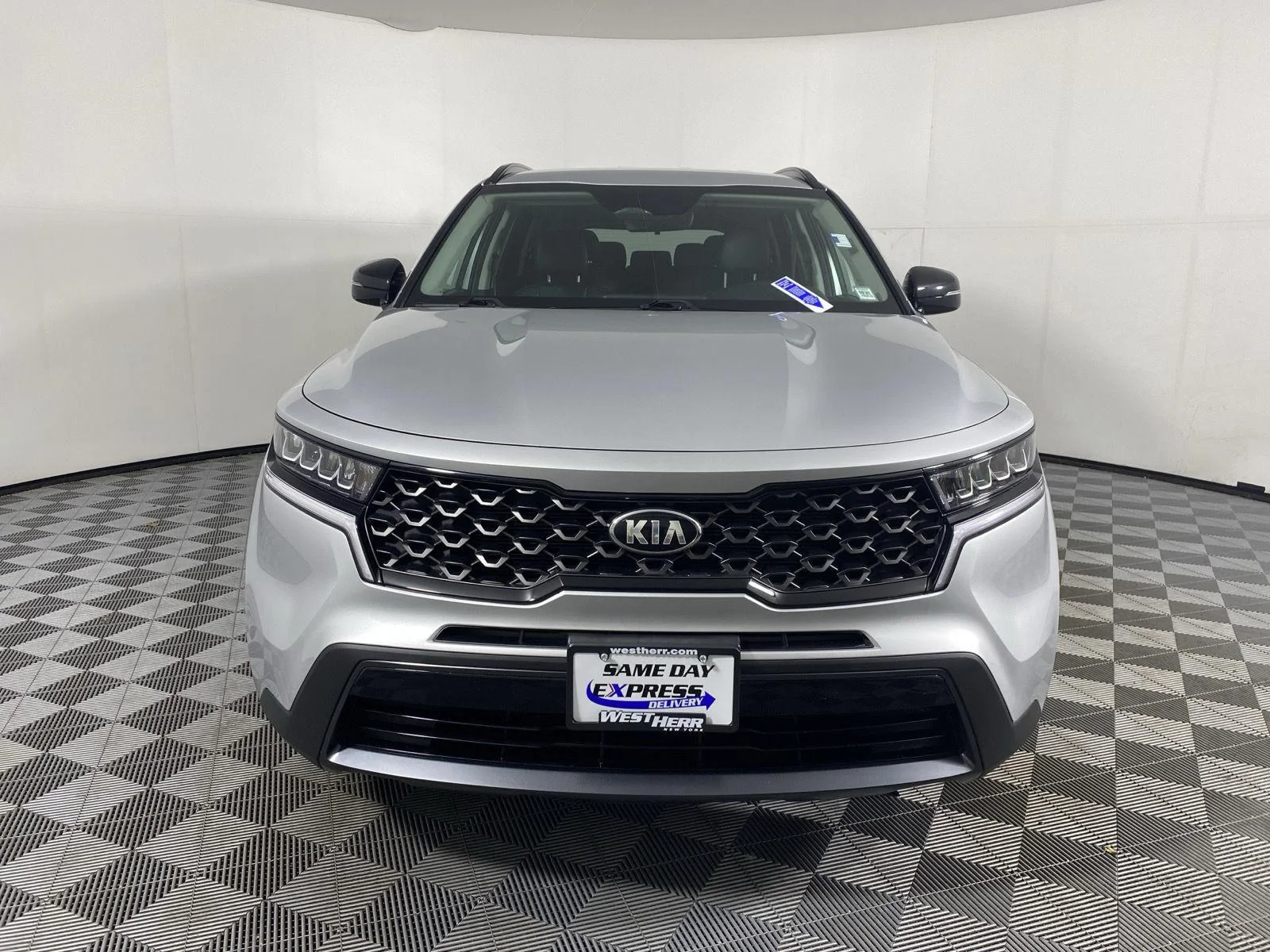 Used 2021 Sparkling Silver Kia S image 3