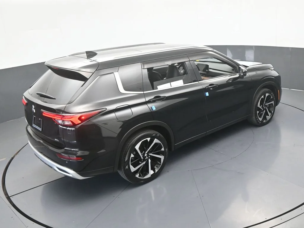 Used 2022 Black Mitsubishi SEL image 63