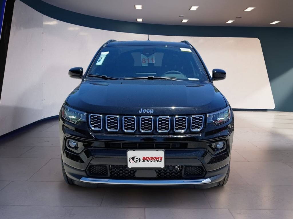 New 2026 Diamond Black Crystal Pearl-Coat Exterior Paint Jeep Limited image 8