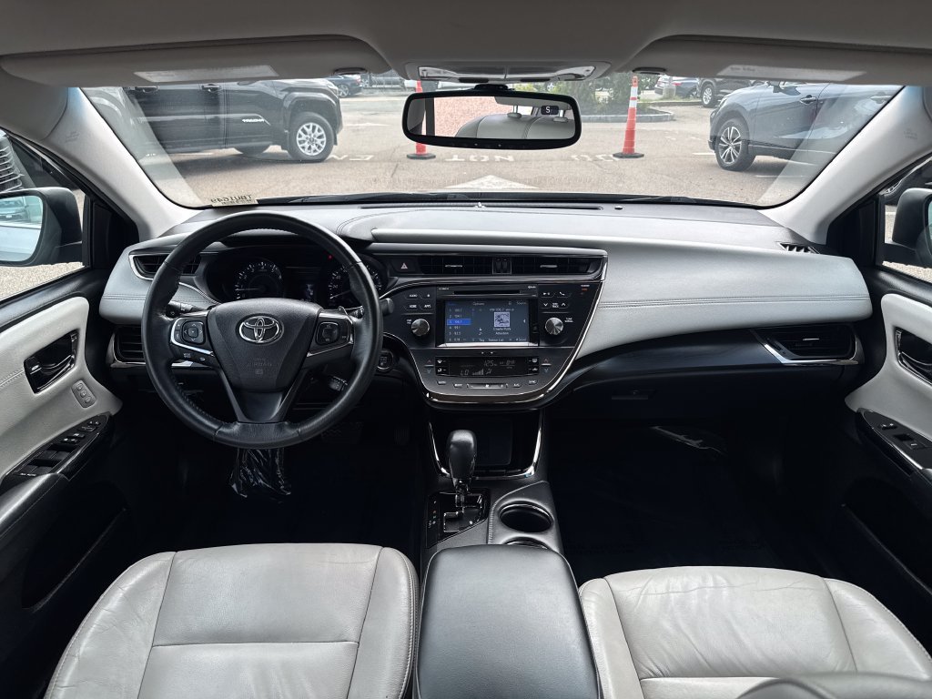 Used 2016 Silver Toyota XLE Premium image 10