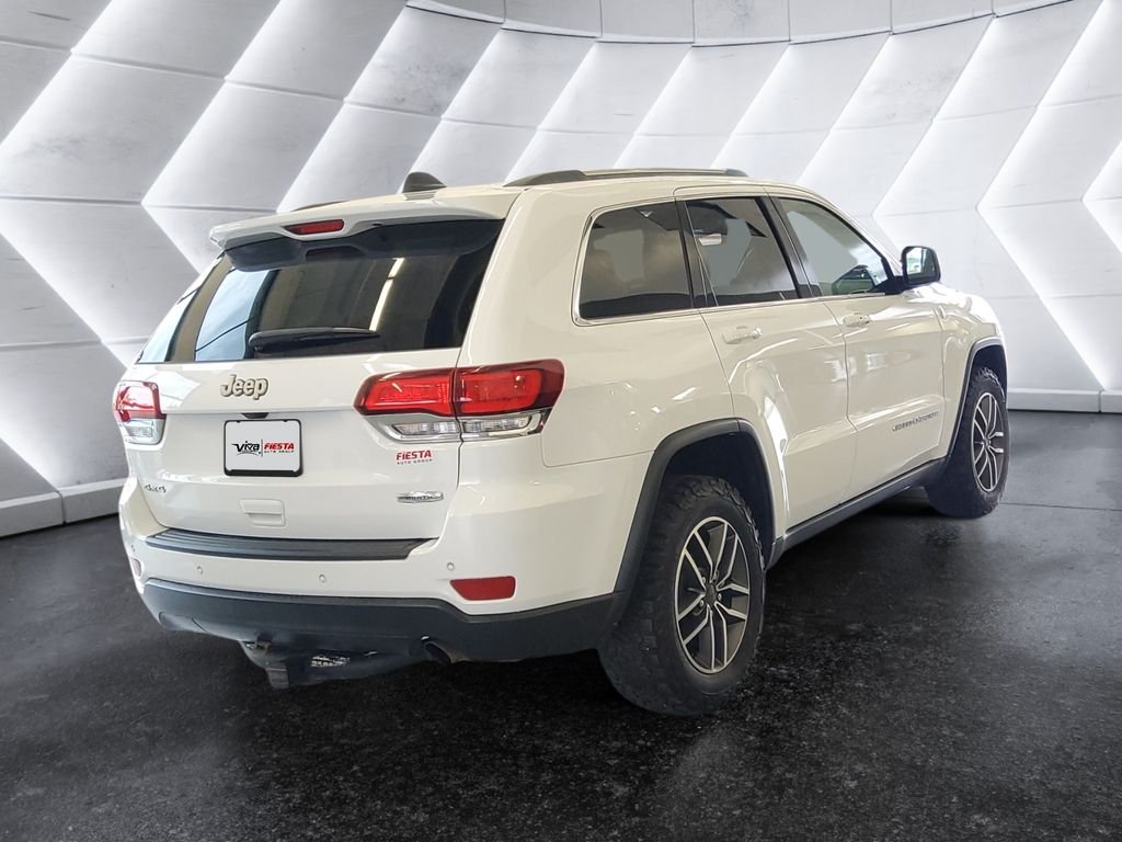 Used 2020 White Jeep Laredo image 4